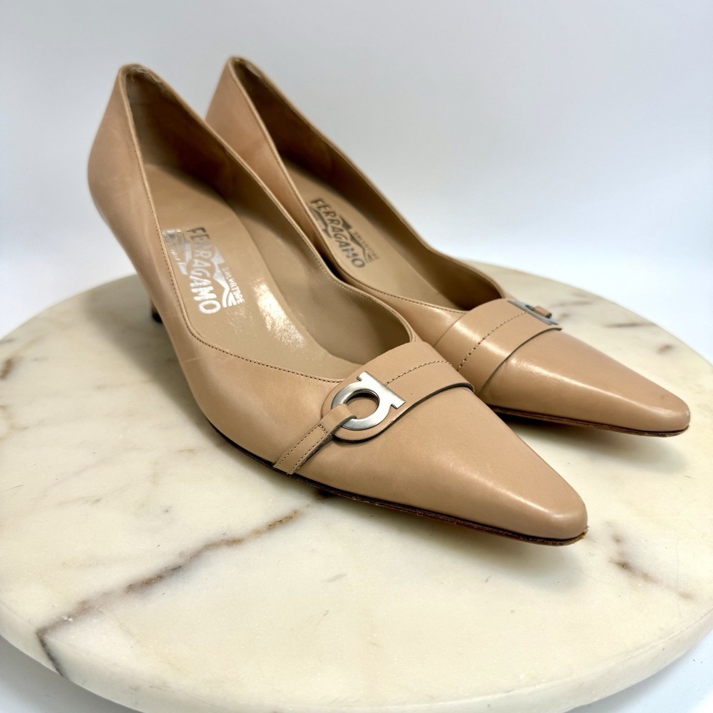 Salvatore Ferragamo Gancini Stiletto Heels Vintage Tan Women's Size 10